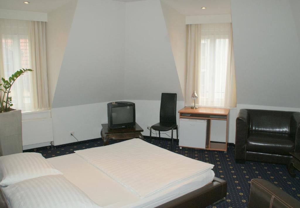 Regina 3*